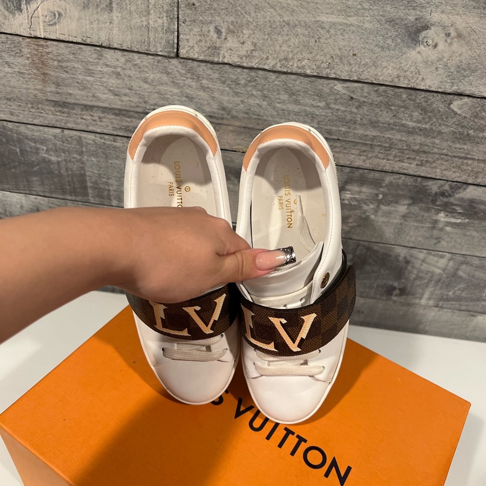 Louis Vuitton sneakers - Picture 2 of 3